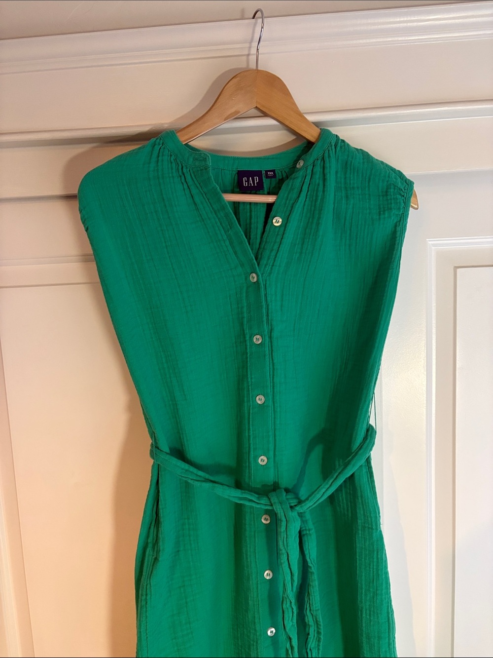 GAP Sleeveless Button-Front Emerald Green Midi Dress with Tie Waist